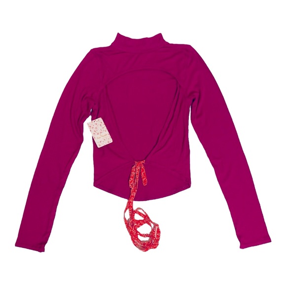 Trendy Backless Top - Picture 2 of 2